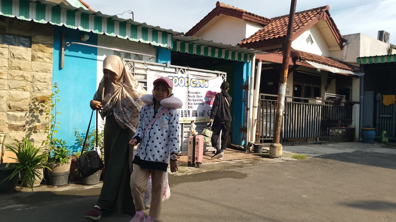 Dapur “Food City” berjarak sekitar 1,5 kilometer dari PI.E